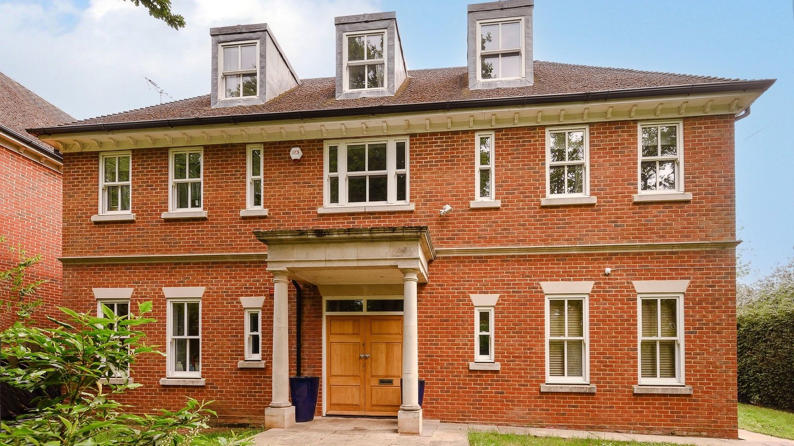 5 bedroom house for sale in Badgers Rest, 22 Links Green Way, Cobham