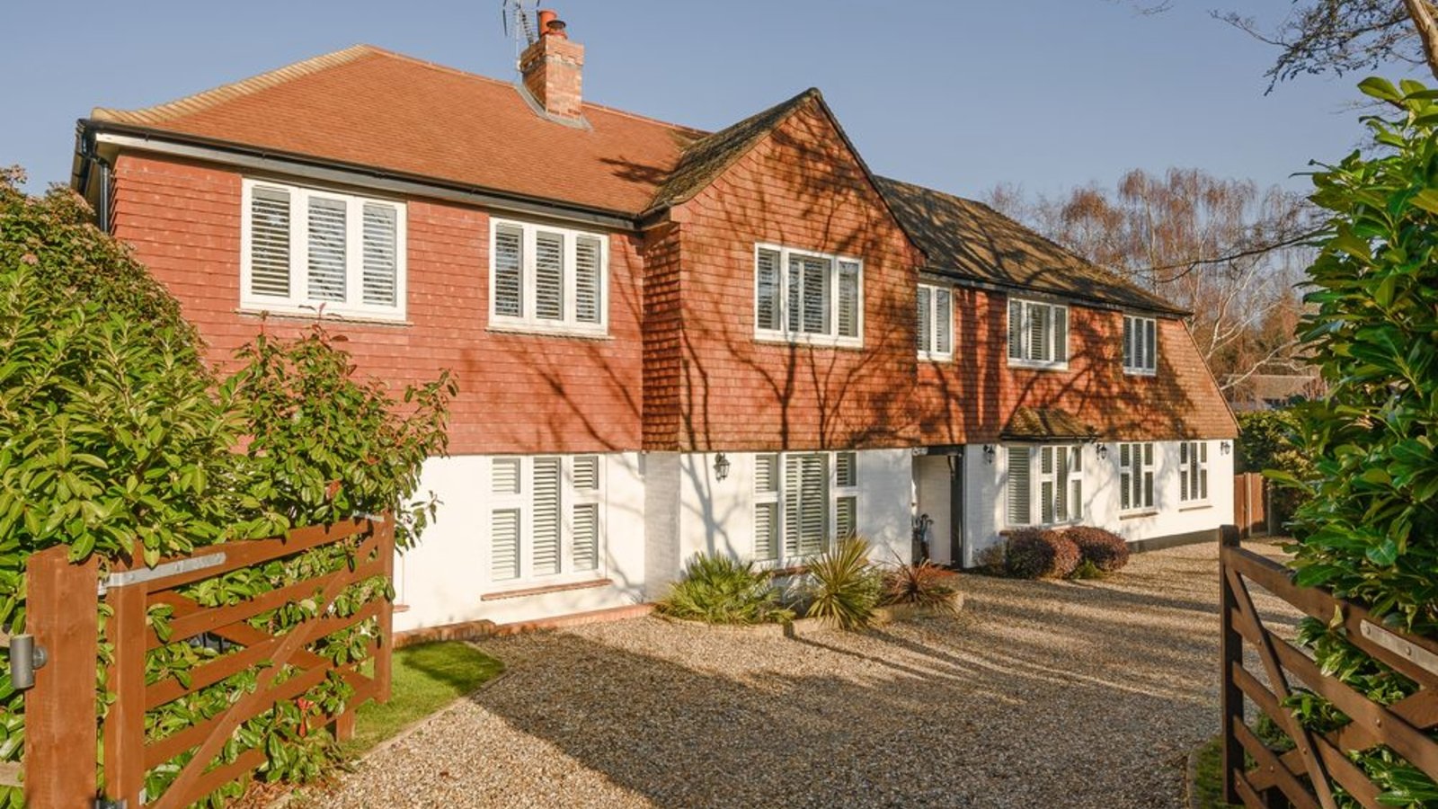 5 bedroom house for sale in Danes Way, Oxshott, Leatherhead, KT 0LX