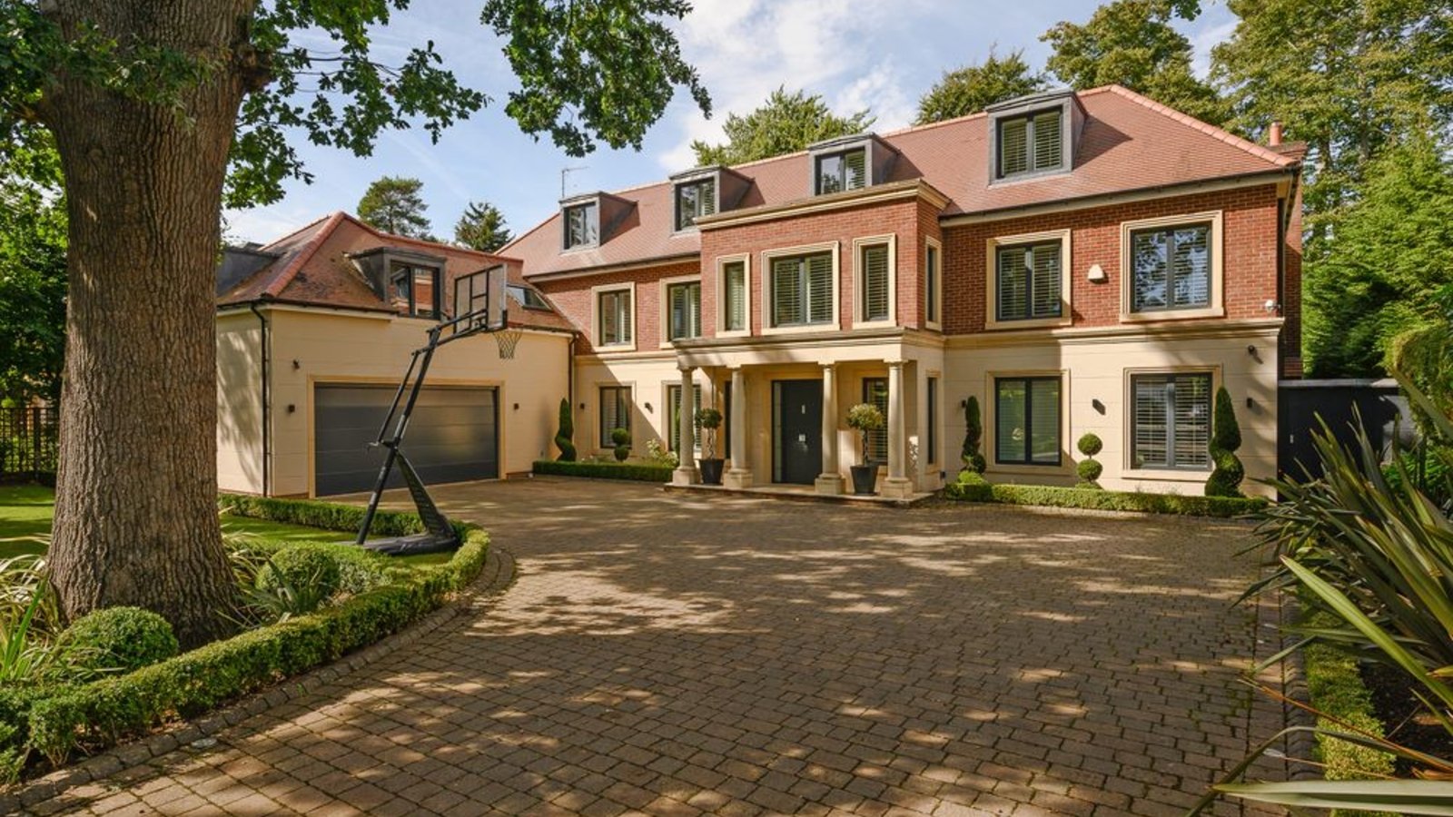 6 bedroom house for sale in Fairbourne, Cobham, KT11 2BT Grosvenor