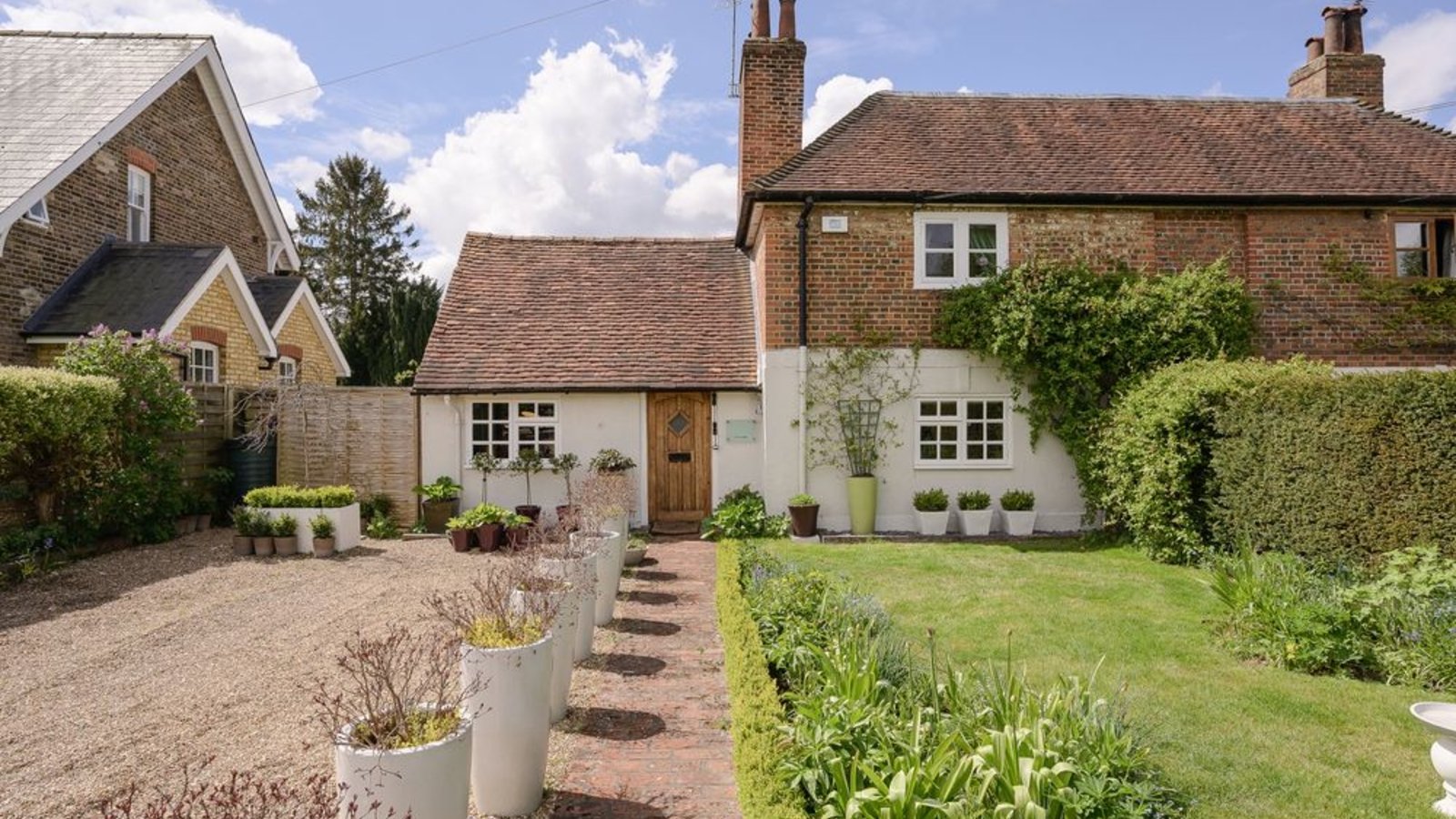 2 bedroom house for sale in Korea Cottages Tilt Road, Cobham, KT11 3HP