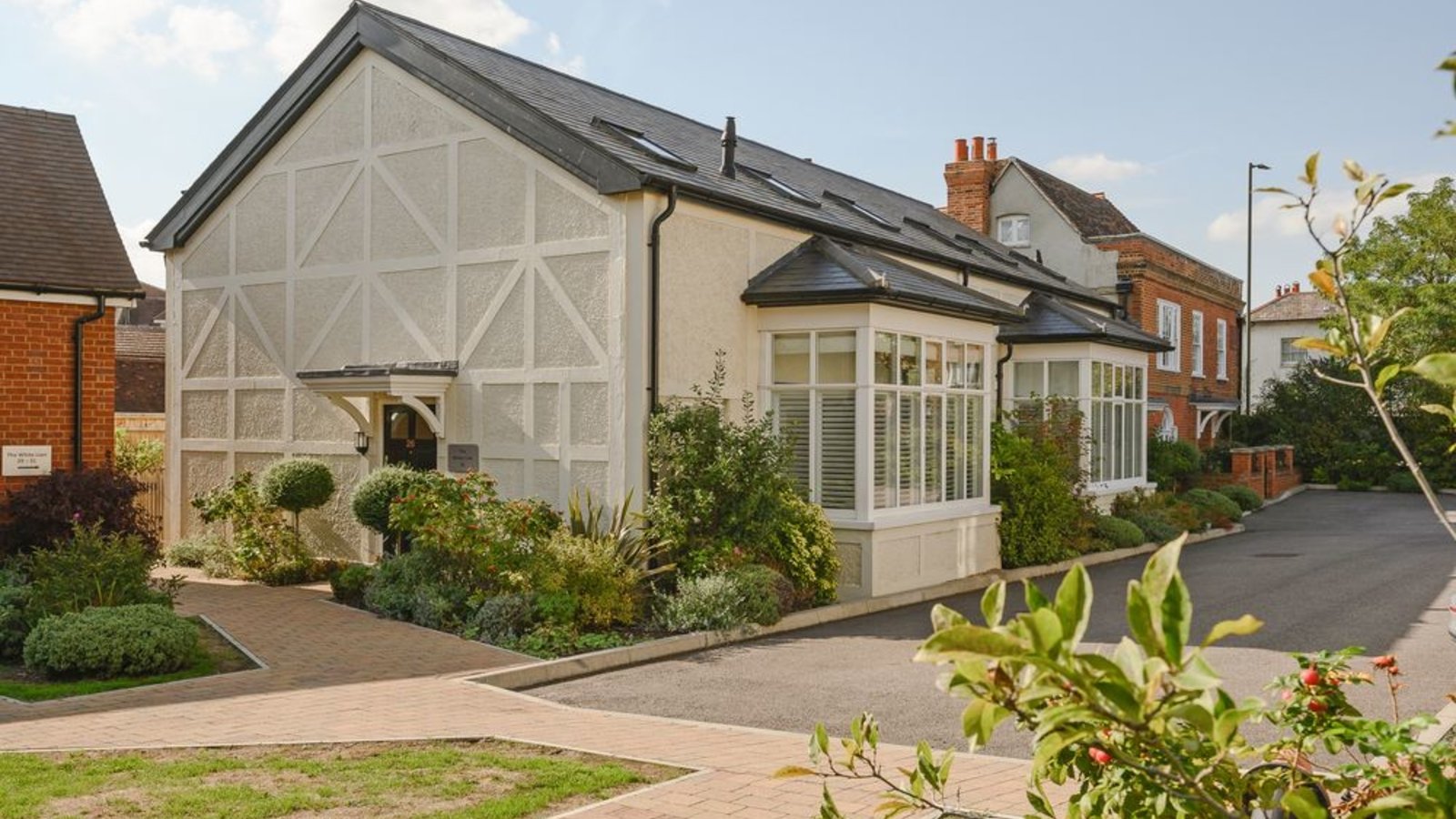 2 bedroom house for sale in The White Lion, 52 Portsmouth Road, Cobham