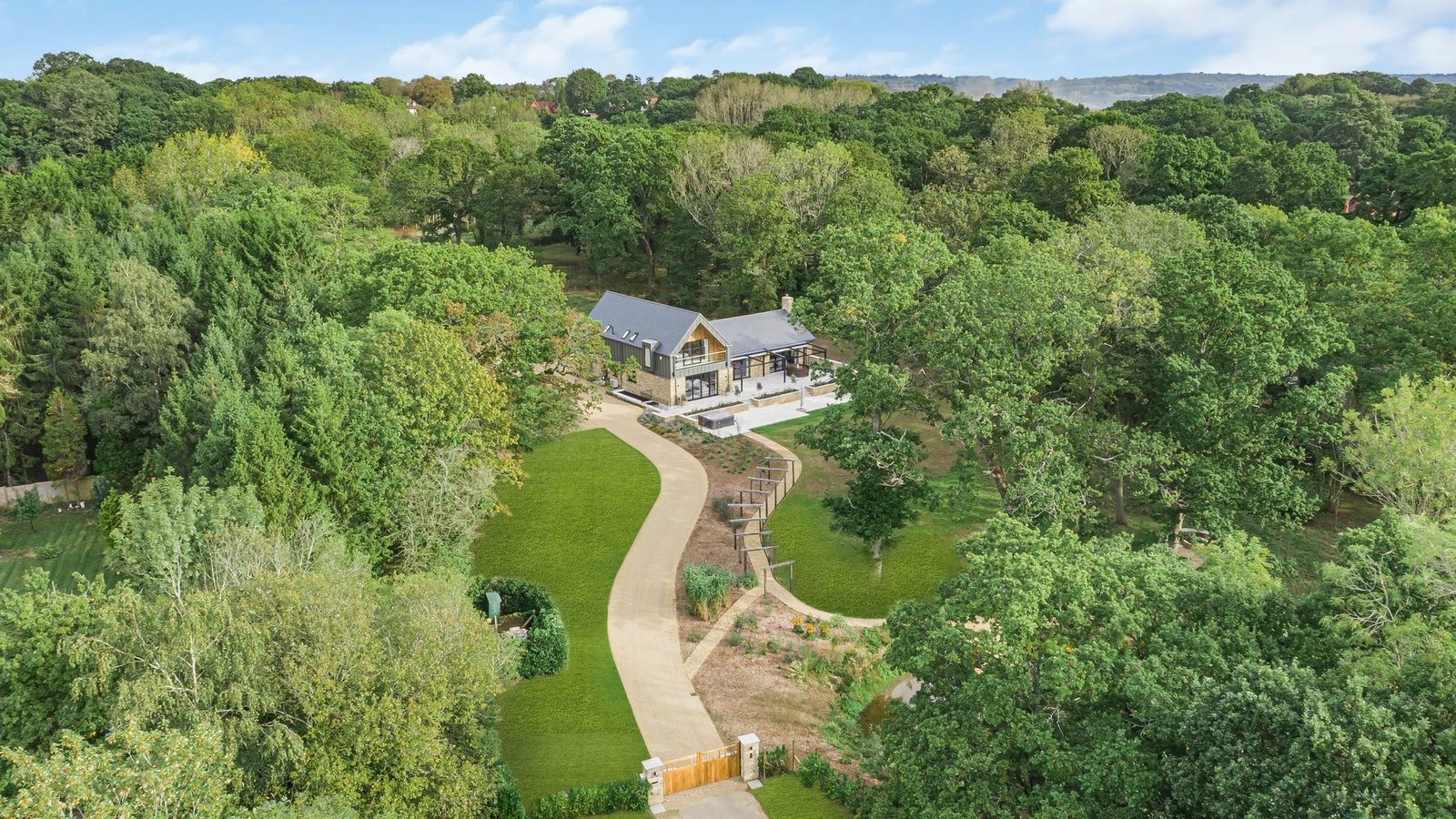 4 bedroom house for sale in Woodlands Farm Woodside, Fetcham