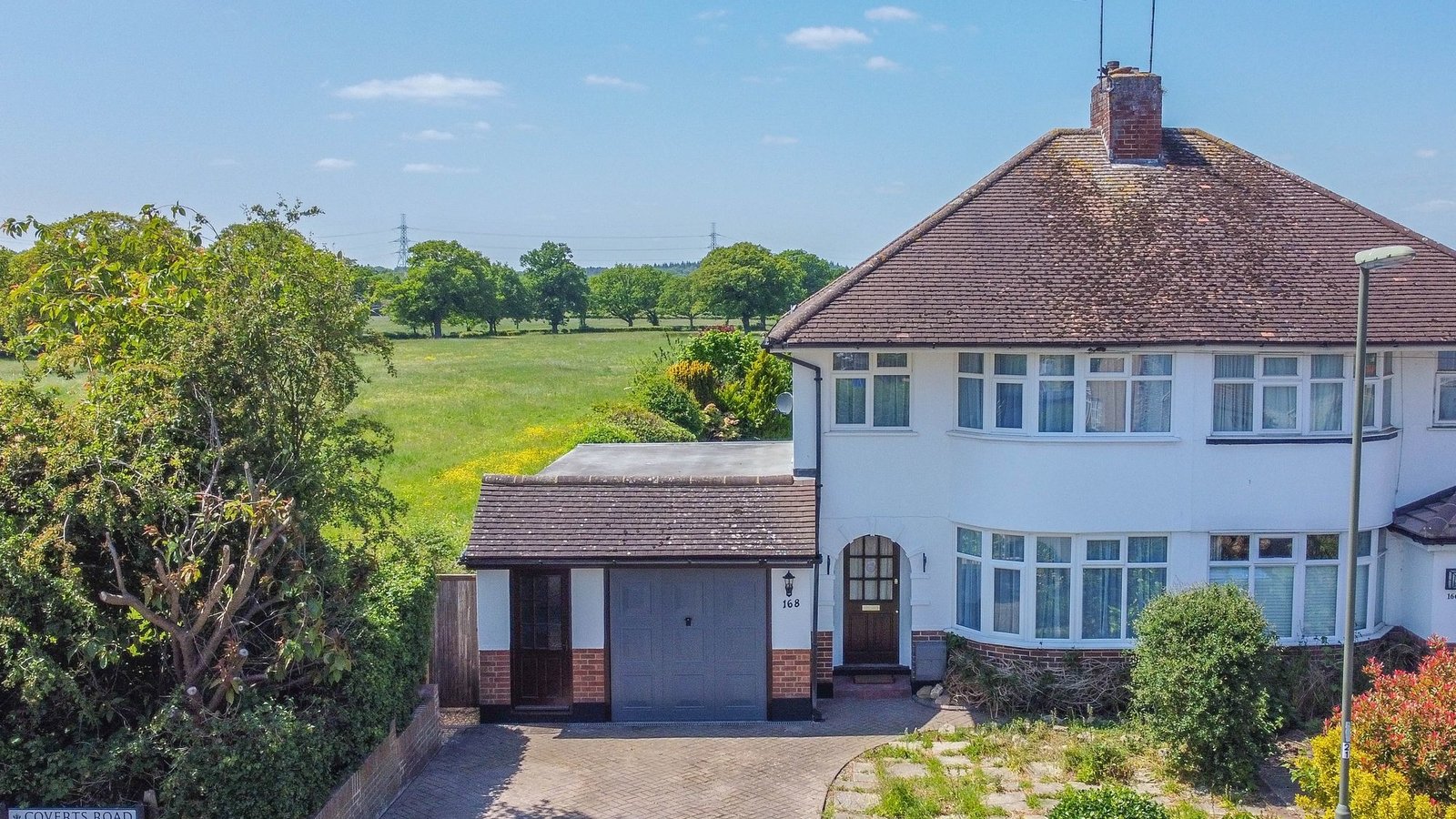 3 bedroom house to rent in Coverts Road, Claygate, Esher, KT10 0LH