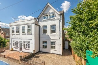 5 Bedroom house For Sale, Anyards Road,  Cobham, KT11