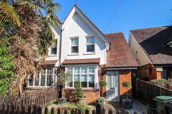 2 Bedroom house Sale Agreed, Aston Road, Claygate, KT10