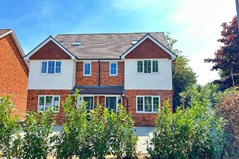 3 Bedroom house For Sale, Barnett Wood Lane,  Ashtead, KT21