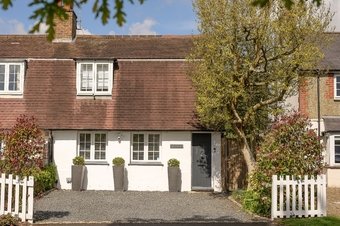 3 Bedroom house Sale Agreed, Blundel Lane, Cobham, KT11