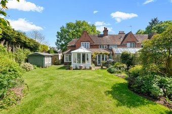 5 Bedroom house Under Offer, Tilt Road,  Cobham, KT11