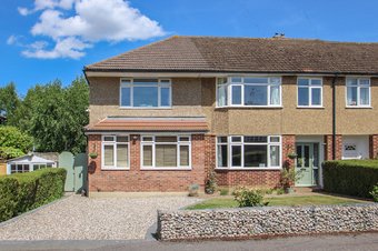 5 Bedroom house For Sale, Bridle Road, Claygate, KT10