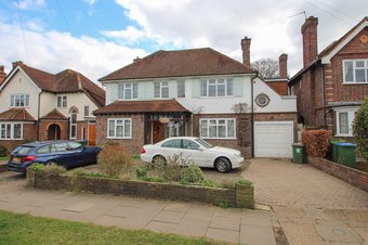 4 Bedroom house Sold, Claygate Lane, Hinchley Wood, KT10