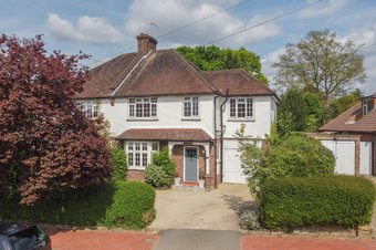 4 Bedroom house Sale Agreed, Dalmore Avenue, Claygate, KT10