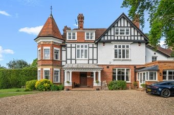 5 Bedroom house Sale Agreed, Wrens Hill,  Oxshott, KT22