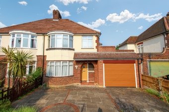 3 Bedroom house Sale Agreed, Eastmont Road,  Hinchley Wood, KT10