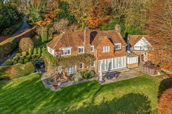 5 Bedroom house For Sale, Givons Grove,  Leatherhead, KT22