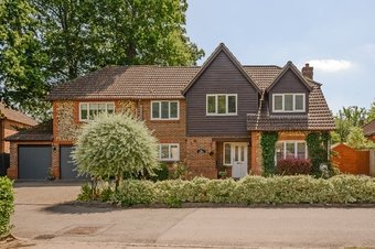5 Bedroom house For Sale, Falconwood,  East Horsley, KT24