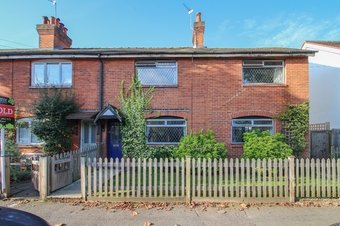 3 Bedroom house Under Offer, Hare Lane, Claygate, KT10