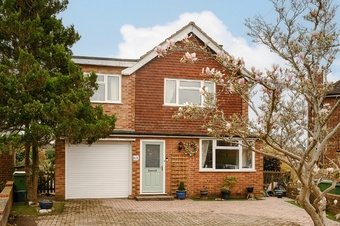 4 Bedroom house Sale Agreed, Harefield,  Esher, KT10