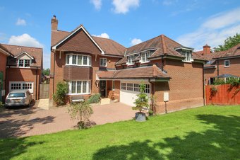 4 Bedroom house Sold, Hengest Avenue, Hinchley Wood, KT10