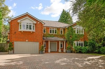 5 Bedroom house For Sale, Harebell Hill,  Cobham, KT11