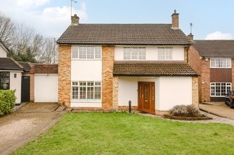 4 Bedroom house For Sale, Hill Rise,  Esher, KT10
