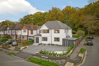 6 Bedroom house Sale Agreed, Hillcrest Gardens,  Esher, KT10