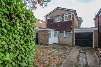 3 Bedroom house Sale Agreed, Holroyd Road, Claygate, KT10