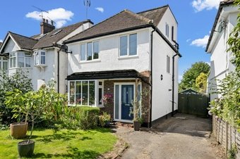 3 Bedroom house Sale Agreed, Leigh Road,  Cobham, KT11