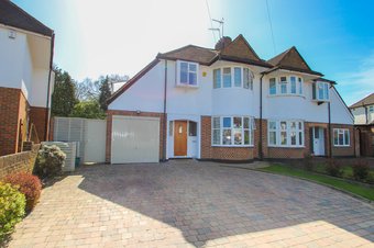 3 Bedroom house Sold, Manor Drive, Hinchley Wood, KT10