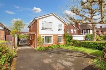 4 Bedroom house For Sale, Manor Road South,  Esher, KT10
