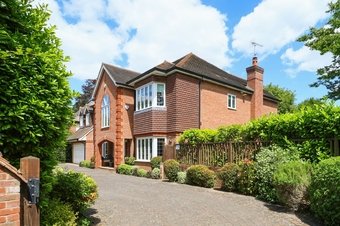 6 Bedroom house For Sale, Leigh Place,  Cobham, KT11