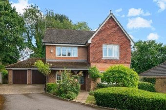 5 Bedroom house Sale Agreed, Old Oak Close,  Cobham, KT11