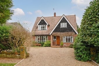 4 Bedroom house Sale Agreed, Oxshott Way,  Cobham, KT11