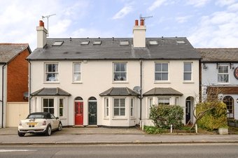 4 Bedroom house Sale Agreed, Portsmouth Road, Cobham, KT11