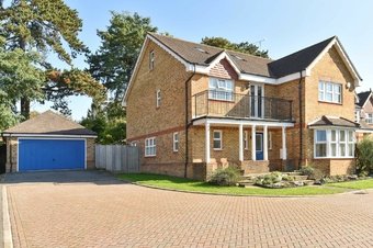 5 Bedroom house For Sale, Quarry Gardens,  Leatherhead, KT22