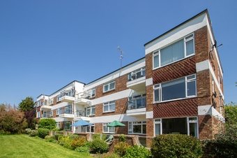 2 Bedroom apartment Sale Agreed, Esher Road,  Hersham, KT12