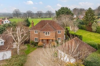 4 Bedroom house For Sale, Vale Croft,  Claygate, KT10