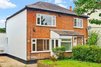 2 Bedroom house Let Agreed, Common Road,  Claygate, KT10