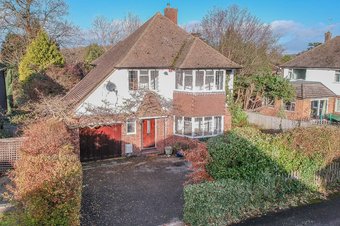 3 Bedroom house Let Agreed, Derwent Close, Claygate, KT10