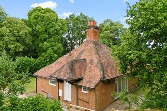 3 Bedroom cottage Let Agreed, Guileshill Lane,  Ockham, GU23