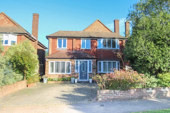 4 Bedroom house Let Agreed, Harefield, Hinchley Wood, KT10