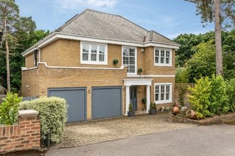 7 Bedroom house To Let, Links Green Way,  Cobham, KT11