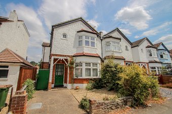 3 Bedroom house Let Agreed, Loseberry Road, Claygate, KT10