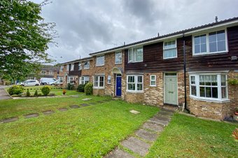3 Bedroom house To Let, Mossfield, Cobham, KT11