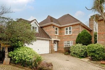 4 Bedroom house Let Agreed, Carrick Gate,  Esher, KT10