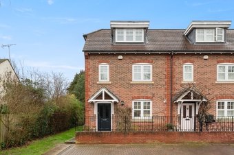 4 Bedroom house To Let, Rythe Close,  Claygate, KT10