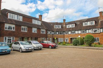 2 Bedroom apartment Let Agreed, Station Approach, Hinchley Wood, KT10