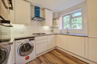 2 Bedroom flat Let, Albany Crescent,  Claygate, KT10