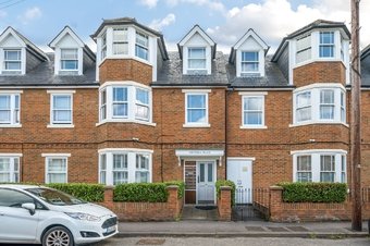 2 Bedroom flat Let Agreed, Anyards Road,  Victoria Place, KT11