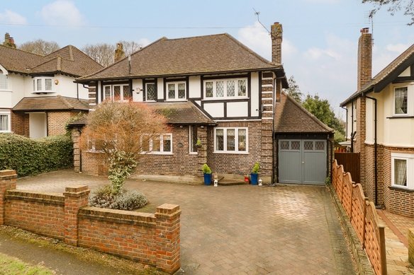 Latest Properties Hinchley Close,  Esher Grosvenor Surrey