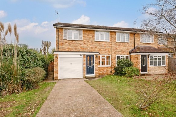 Latest Properties Four Wents,  Cobham Grosvenor Surrey